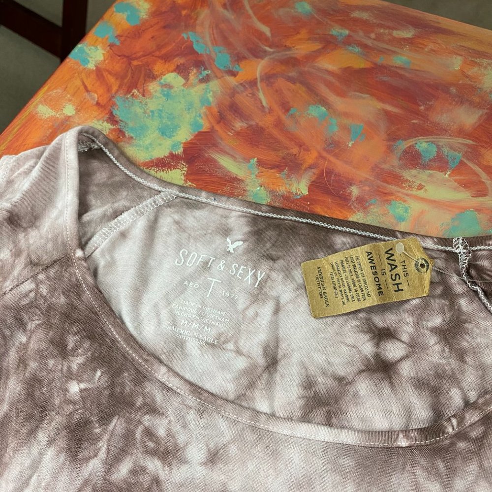 Soft & Sexy AEO M Tie Dye Cold Shoulder LS Top - Picture 11 of 12